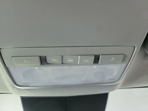 Used 2018 Chevrolet Trax LT w/ LT Convenience Package image 44