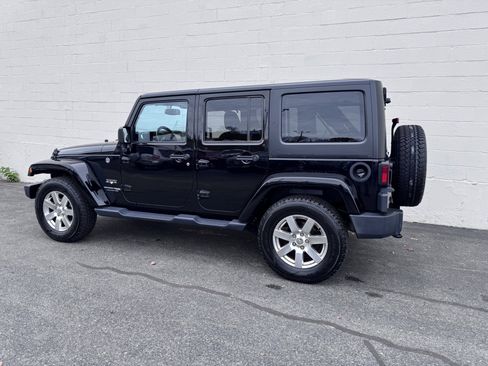 Used 2018 Jeep Wrangler Unlimited Sahara w/ Dual Top Group image 3