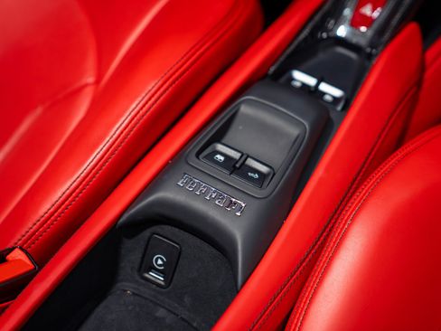 Used 2023 Ferrari F8 Tributo RWD image 51