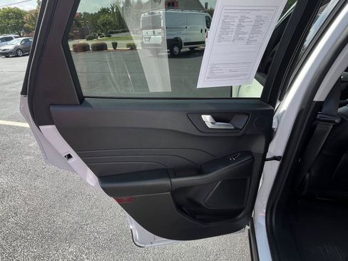 Used 2021 Ford Escape SEL w/ Technology Package FWD image 33