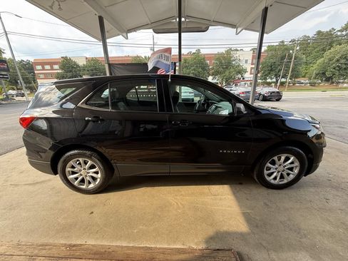 Used 2018 Chevrolet Equinox LS FWD image 4