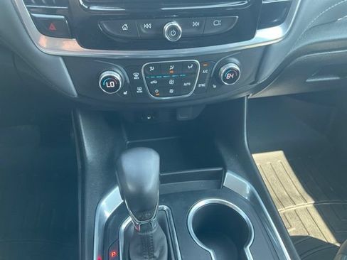 Used 2021 Chevrolet Traverse LT AWD/4WD image 7