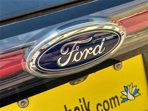 Used 2018 Ford Edge SEL image 29