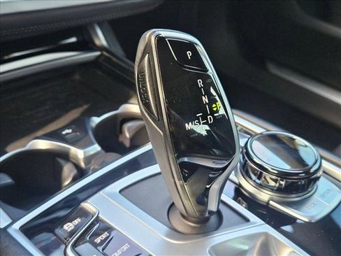 Used 2020 BMW M760i xDrive w/ Luxury Rear Seating Package image 14