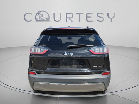Used 2019 Jeep Cherokee Limited FWD image 2