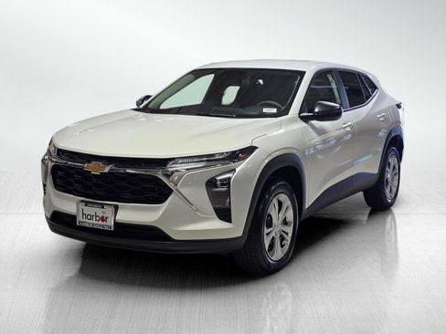 New 2026 Chevrolet Trax LS image 3