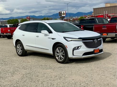 Used 2022 Buick Enclave Premium AWD/4WD image 7