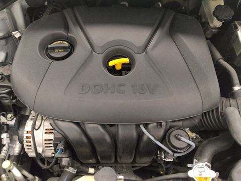 Used 2016 Hyundai Elantra SE w/ Option Group 02 FWD image 30