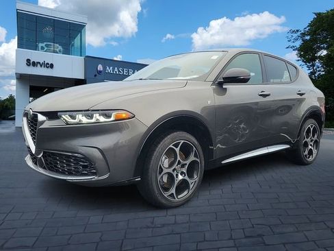 New 2024 Alfa Romeo Tonale Ti w/ Premium Interior Package image 2