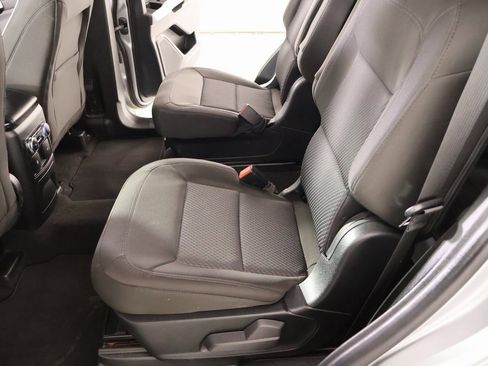 Used 2023 Ford Explorer XLT image 12