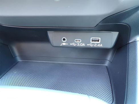 Used 2025 Subaru Crosstrek 2.0i Premium image 15