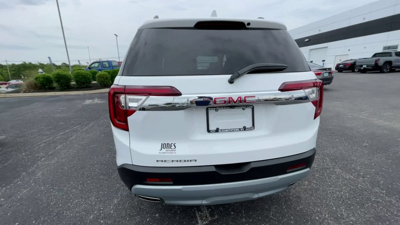 Certified 2023 GMC Acadia SLT w/ Technology Package FWD image 2