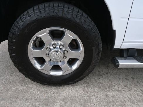 Used 2018 RAM 2500 SLT w/ Luxury Group image 4