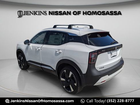 Certified 2025 Nissan Kicks SR FWD image 6