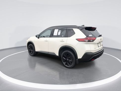 Used 2023 Nissan Rogue SV w/ SV Premium Package image 6