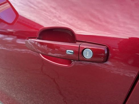 Used 2022 Chevrolet Trax LT w/ LT Convenience Package image 16