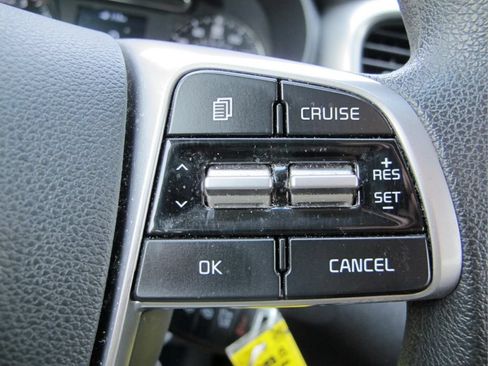 Used 2020 Kia Sorento LX FWD image 18