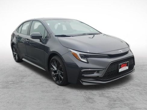 Certified 2025 Toyota Corolla XSE FWD image 3