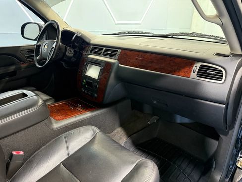 Used 2014 Chevrolet Tahoe LTZ image 17