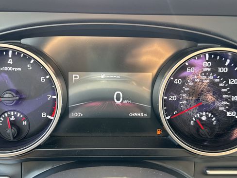 Certified 2024 Kia Carnival LX image 11