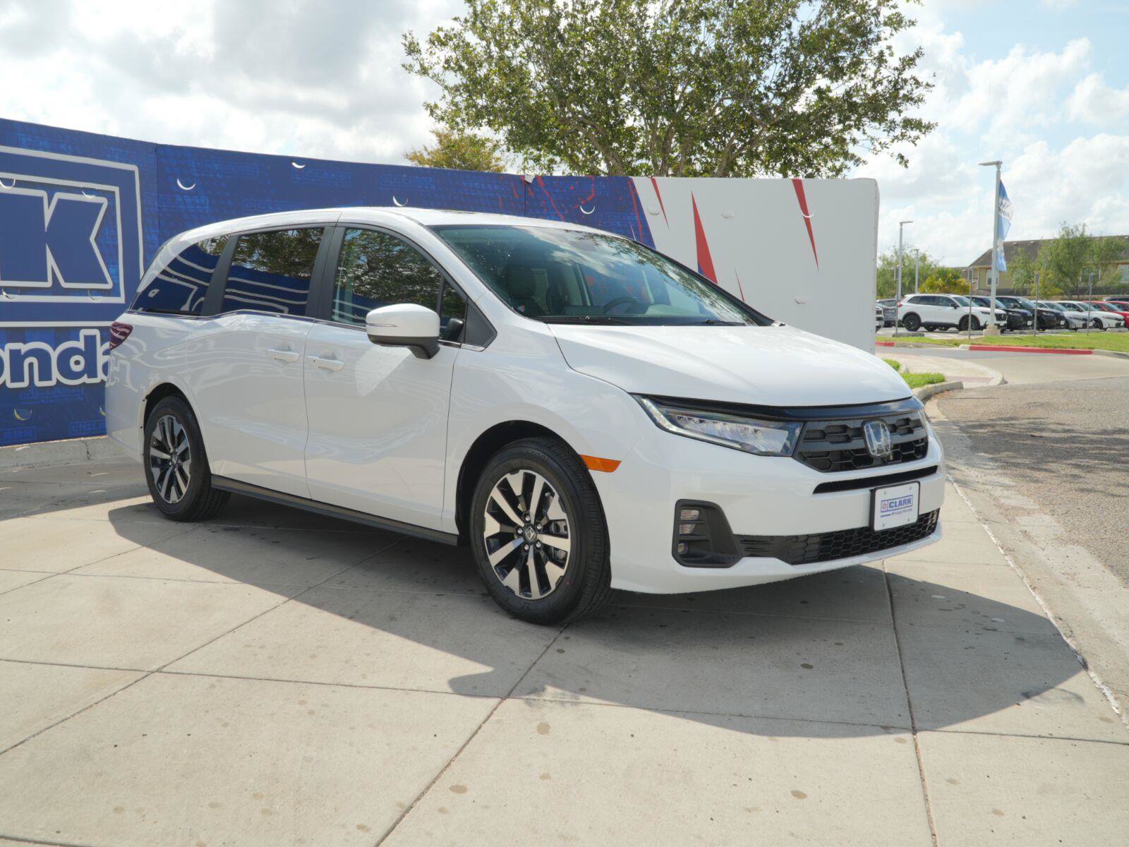 New 2027 Honda Odyssey EX-L image 4