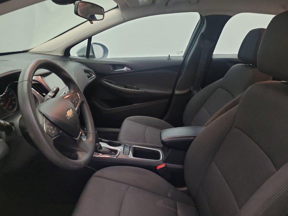 Used 2018 Chevrolet Cruze LT w/ Convenience Package FWD image 17