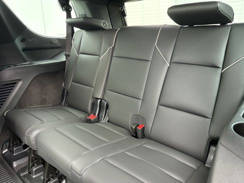 New 2026 Cadillac Escalade Luxury AWD/4WD image 14