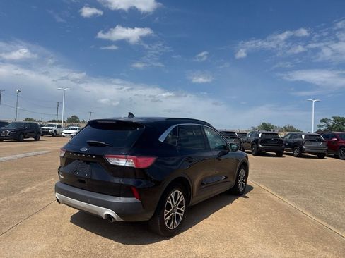 Used 2021 Ford Escape SEL w/ Technology Package FWD image 17