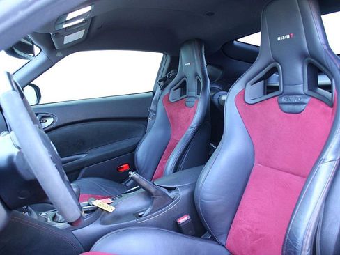 Used 2020 Nissan 370Z NISMO image 13
