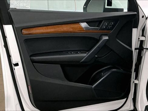 Used 2023 Audi Q5 2.0T Premium w/ Convenience Package image 25