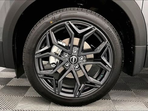 New 2026 Nissan Kicks SR AWD/4WD image 12