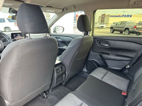 Used 2024 Nissan Rogue SV image 32