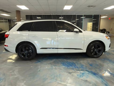 Used 2022 Audi Q7 2.0T Premium w/ Convenience Package AWD/4WD image 25