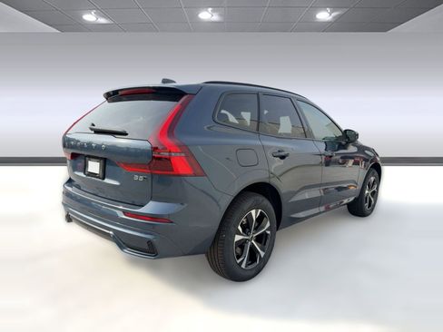 New 2026 Volvo XC60 B5 Core w/ Climate Package image 9