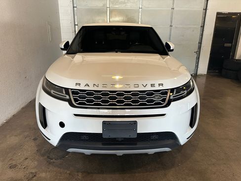 Used 2020 Land Rover Range Rover Evoque SE image 4