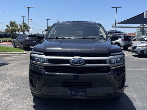 Used 2024 Ford Expedition Max XLT AWD/4WD image 2