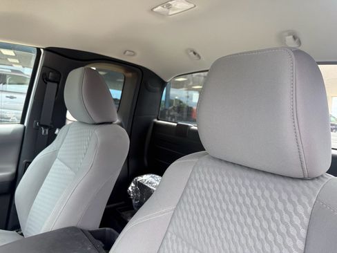 Used 2022 Toyota Tacoma SR RWD image 10
