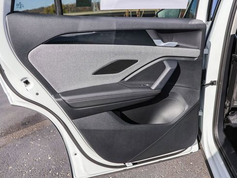 New 2025 Volkswagen Tiguan S image 32