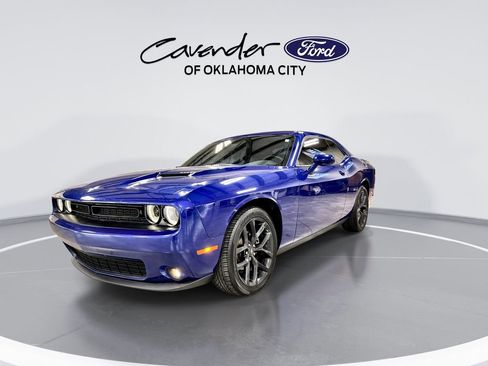 Used 2021 Dodge Challenger SXT w/ Blacktop Package image 4