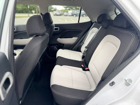 Used 2020 Hyundai Venue SEL FWD image 24