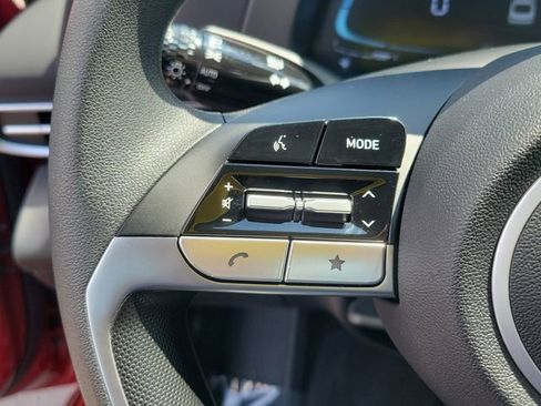 Used 2025 Hyundai Elantra SE FWD image 19