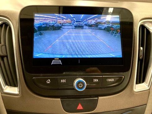 Used 2019 Chevrolet Malibu LT w/ Driver Confidence Package II image 18