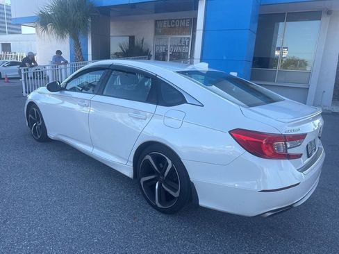 Used 2018 Honda Accord Sport image 5