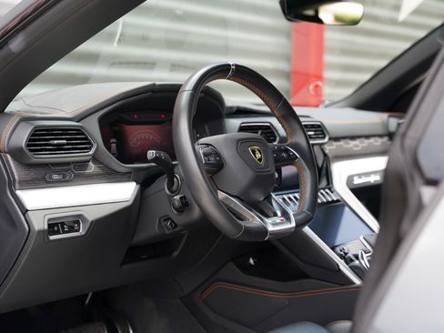 Used 2020 Lamborghini Urus AWD/4WD image 8