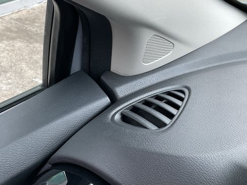 Used 2025 Nissan Versa SV image 25