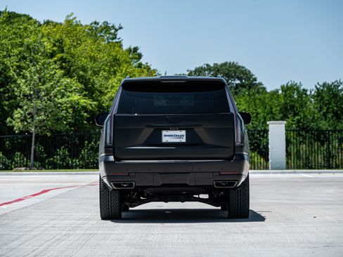 Used 2026 Cadillac Escalade Platinum Sport w/ LPO, ONYX Package AWD/4WD image 8