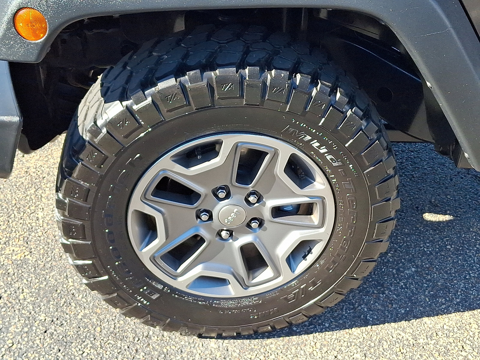 Certified 2016 Jeep Wrangler Unlimited Rubicon w/ Dual Top Group AWD/4WD image 8