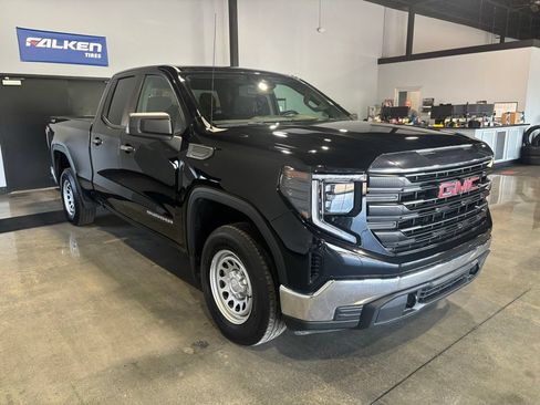 Used 2023 GMC Sierra 1500 Pro w/ Pro Value Package AWD/4WD image 4
