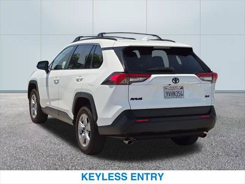 Used 2025 Toyota RAV4 XLE FWD image 9