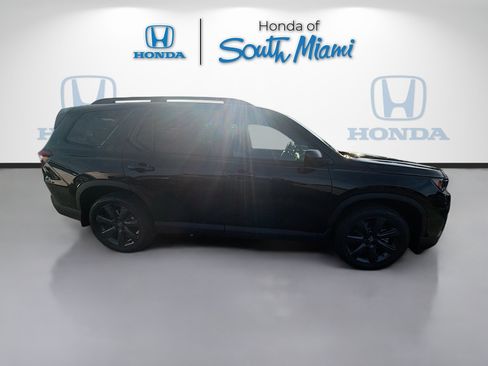 New 2026 Honda Pilot Sport image 8